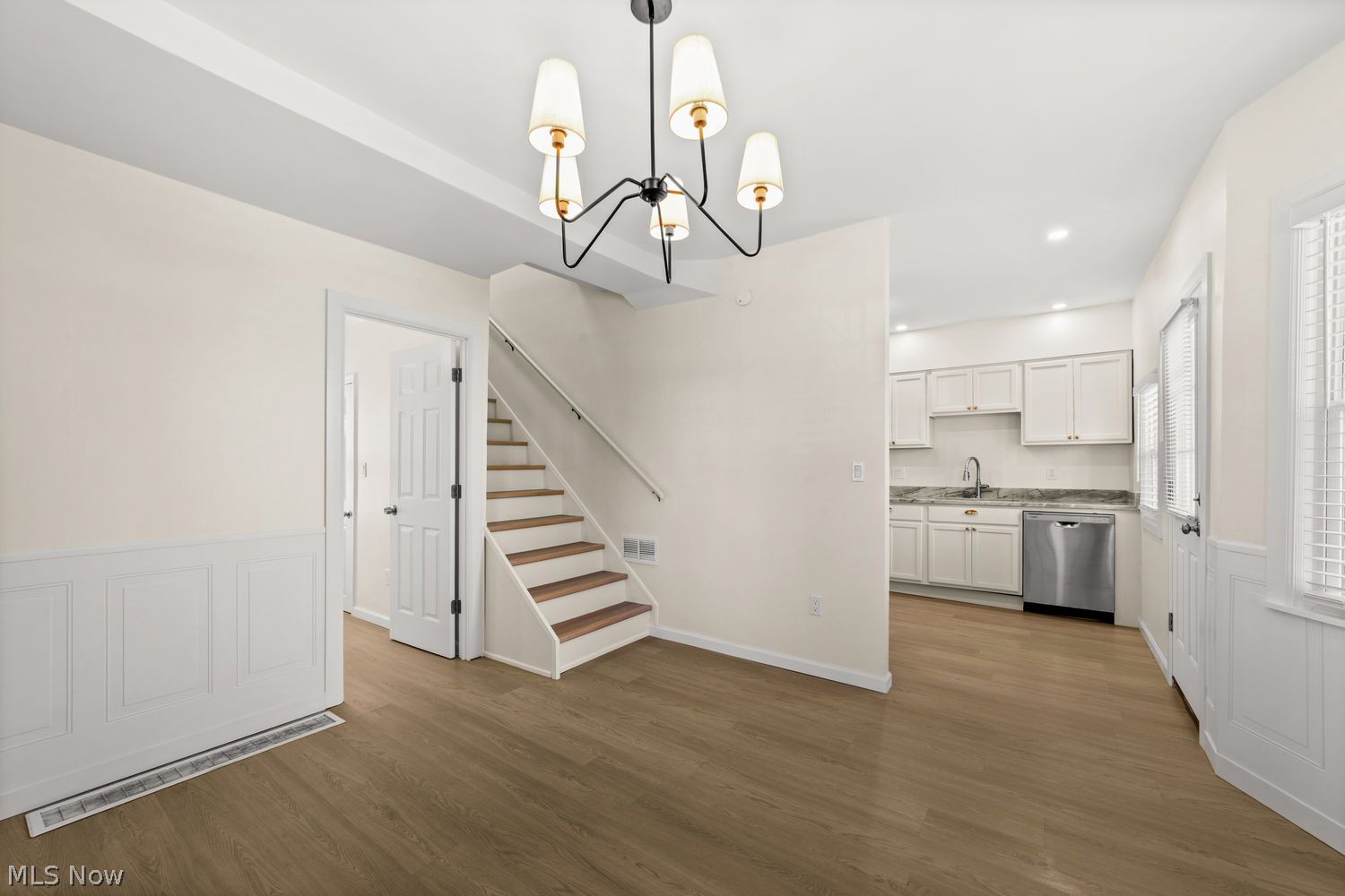 1913 Fulton Road Cleveland, OH 44113 - Photo 10 of 38