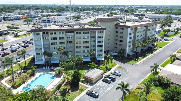 $159,000 | 8950 Park Boulevard North, Unit 609, Seminole, FL 33777