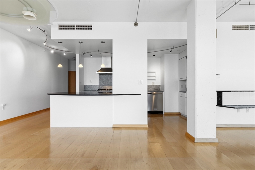 25 Channel Center Street, Unit 1102 Boston, MA 02210 - Photo 12 of 26