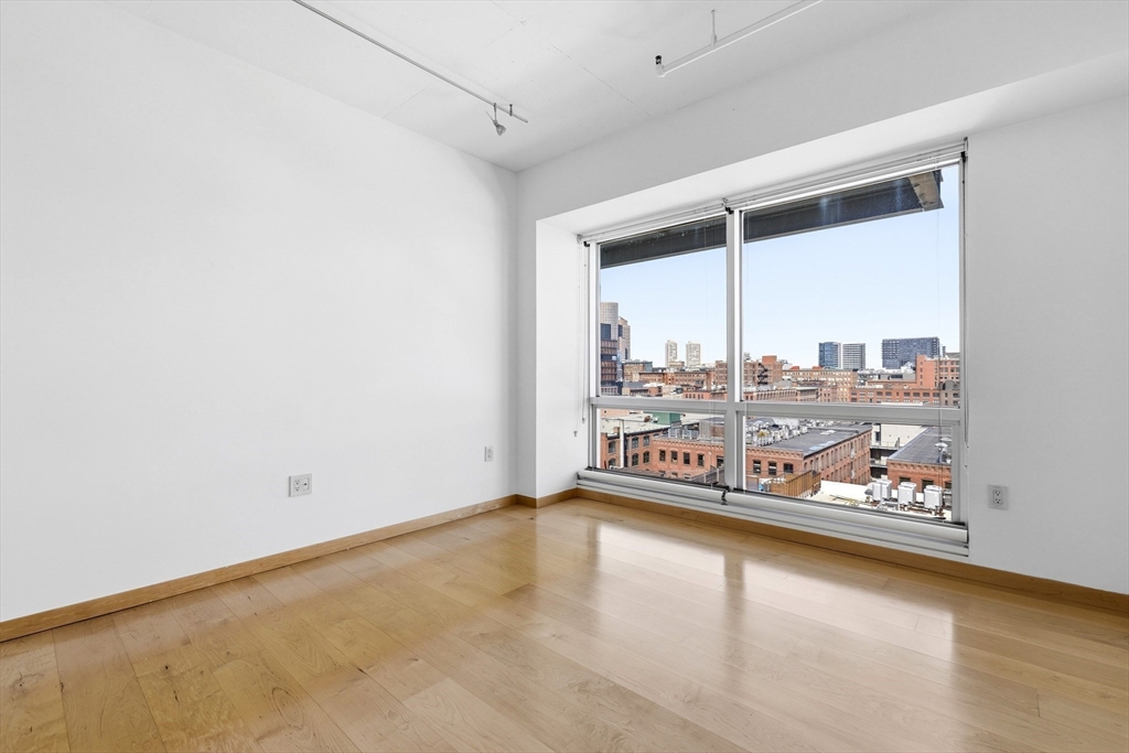 25 Channel Center Street, Unit 1102 Boston, MA 02210 - Photo 18 of 26