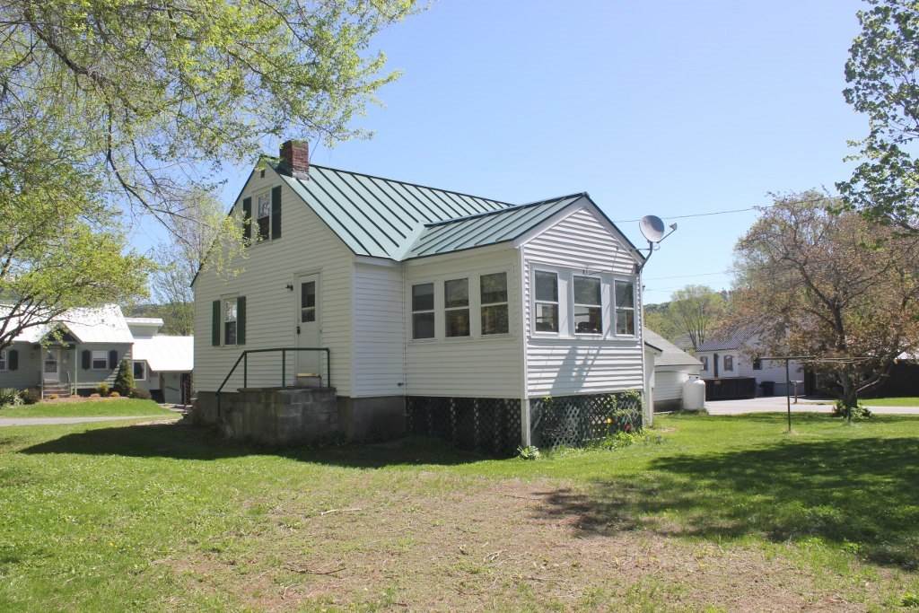 56 Cross Road Chester, VT 05143 - Photo 3 of 14 Gallery Image 3