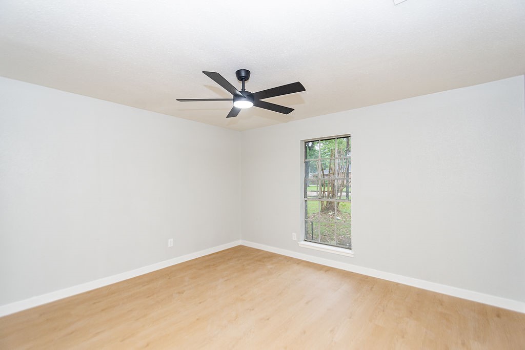 41 Artesia Conroe, TX 77304 - Photo 9 of 17