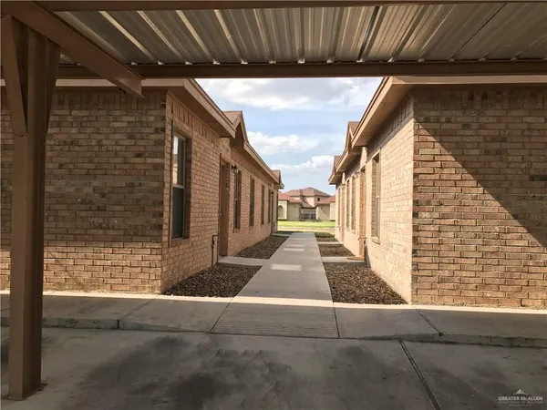 $800 | 3000 Diamondhead Avenue, Unit A, Alton, TX 78573