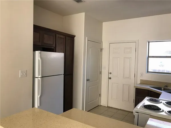 $800 | 3000 Diamondhead Avenue, Unit A, Alton, TX 78573