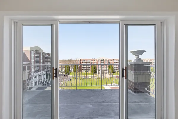 $265,000 | 7051 West Touhy Avenue, Unit 610, Niles, IL 60714