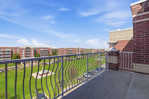 $265,000 | 7051 West Touhy Avenue, Unit 610, Niles, IL 60714