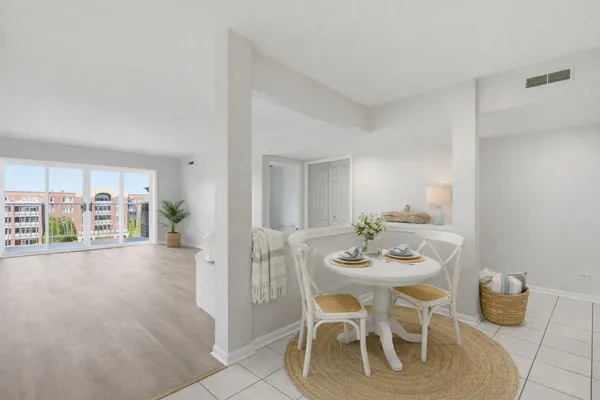 $265,000 | 7051 West Touhy Avenue, Unit 610, Niles, IL 60714