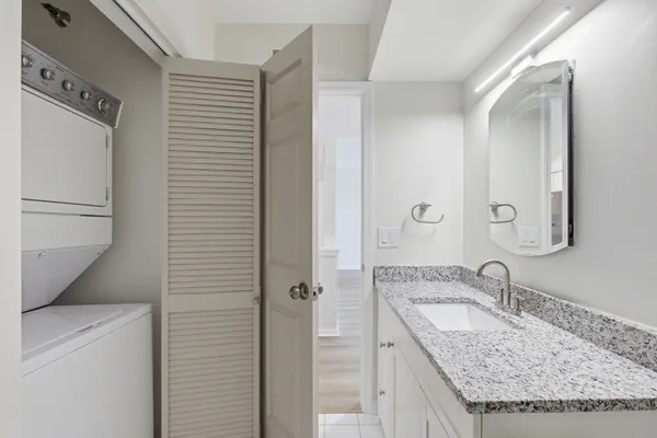 $265,000 | 7051 West Touhy Avenue, Unit 610, Niles, IL 60714