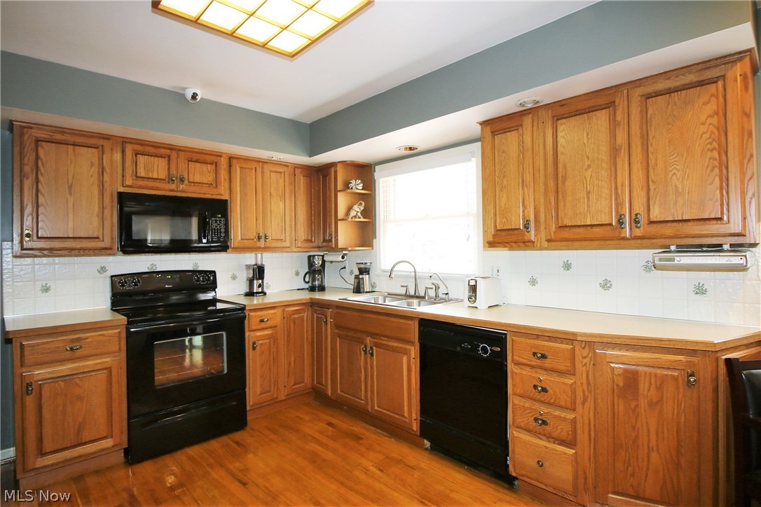 4204 Ridgewood Road Akron, OH 44321 - Photo 11 of 33