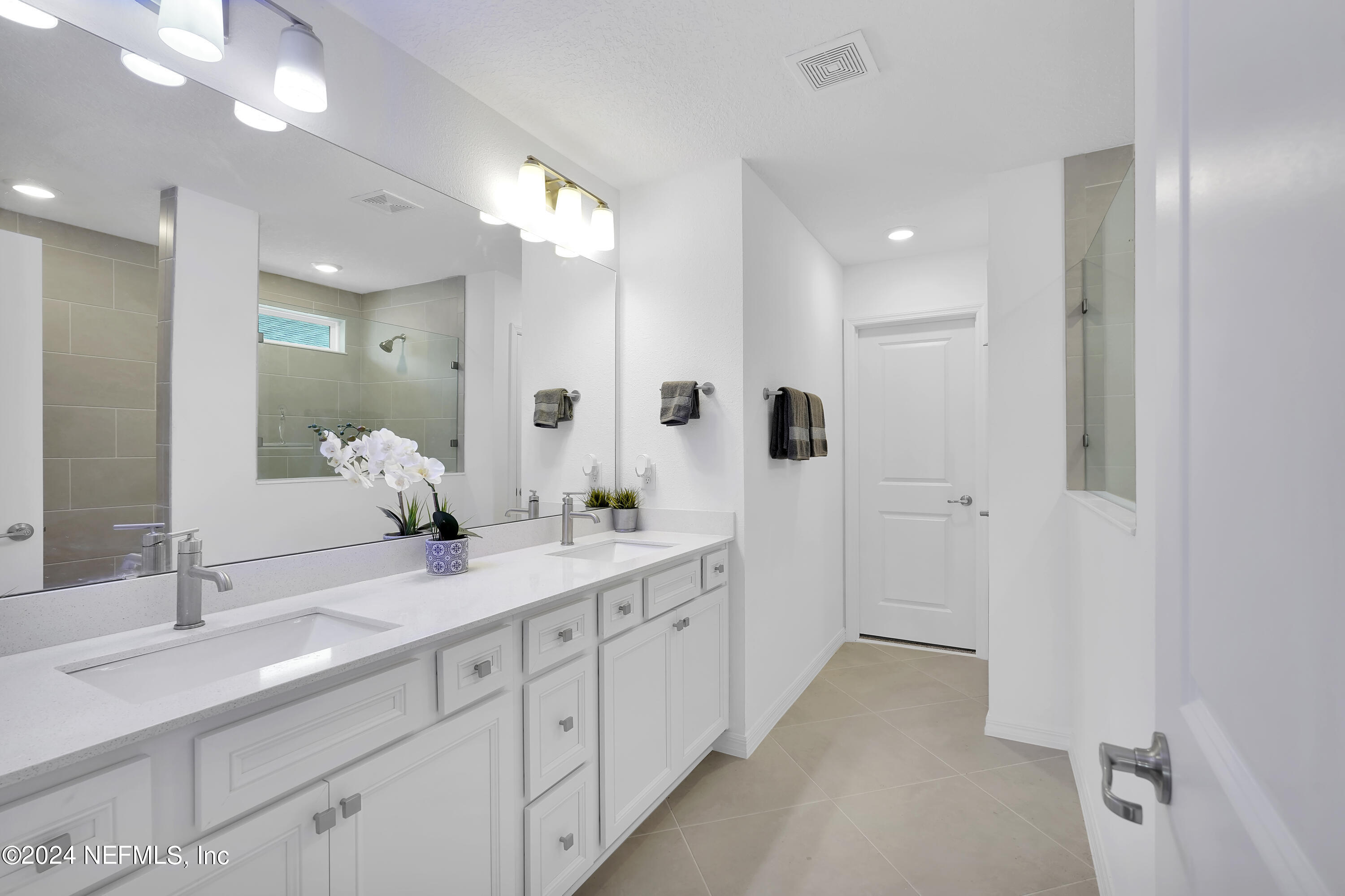 70 Torres Trace St. Augustine, FL 32095 - Photo 13 of 32 Upstairs Primary Bathroom