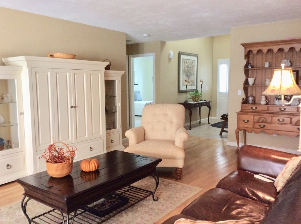 51 Riley Road, Unit 51 Lunenburg, MA 01462 - Photo 5 of 22
