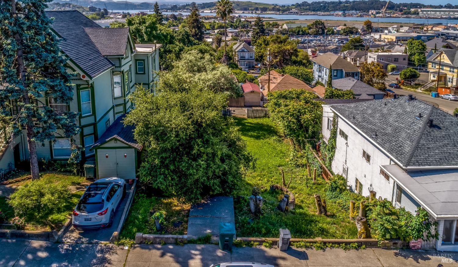 613 Georgia Street Vallejo, CA 94590 - Photo 16 of 19 an aerial view of multiple house