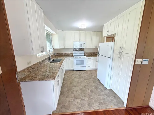 $3,500 | 45-185 Lilipuna Road, Unit D, Kaneohe, HI 96744