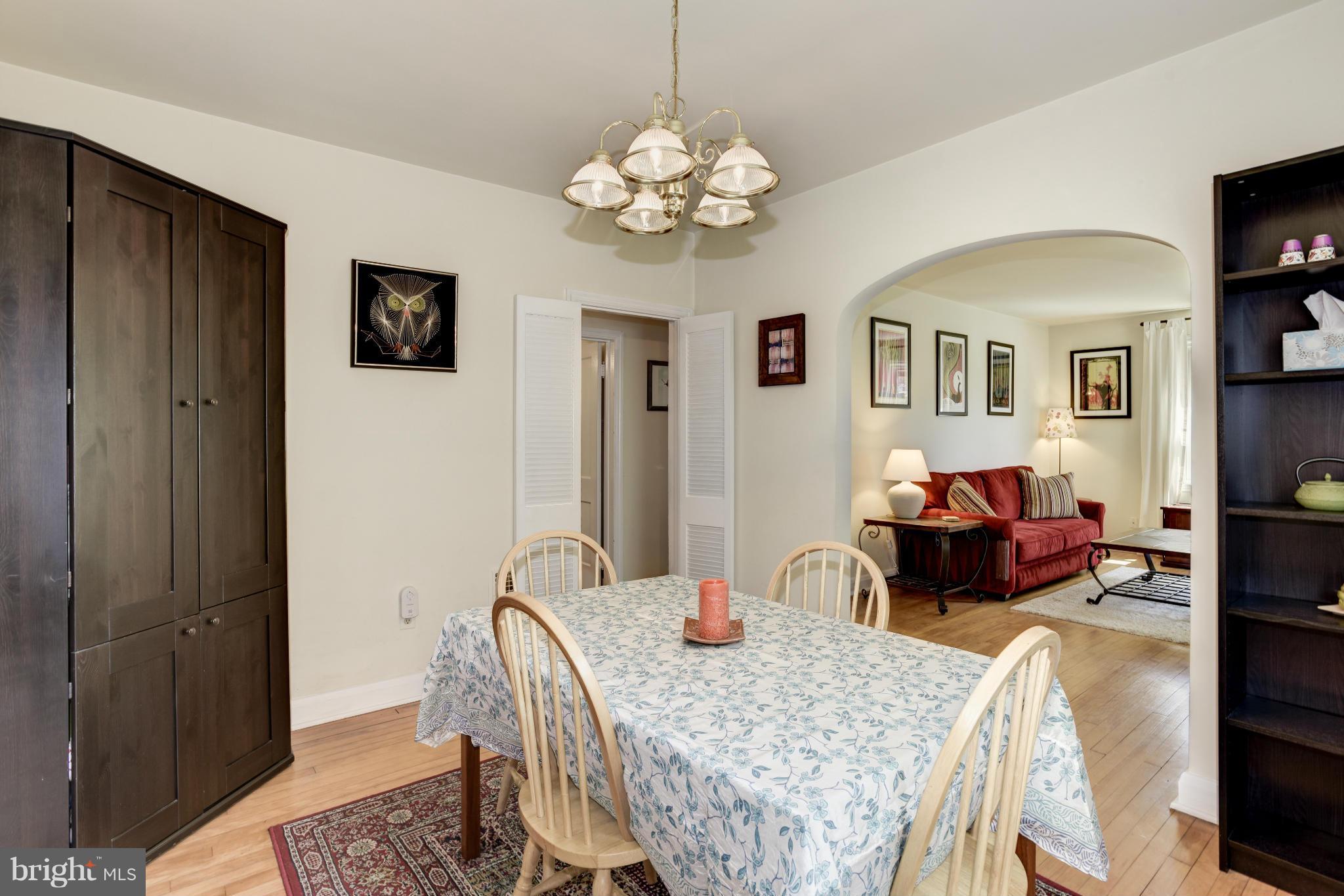5521 Waterloo Road Ellicott City, MD 21043 - Photo 11 of 30 a view of a livingroom with furniture and window
