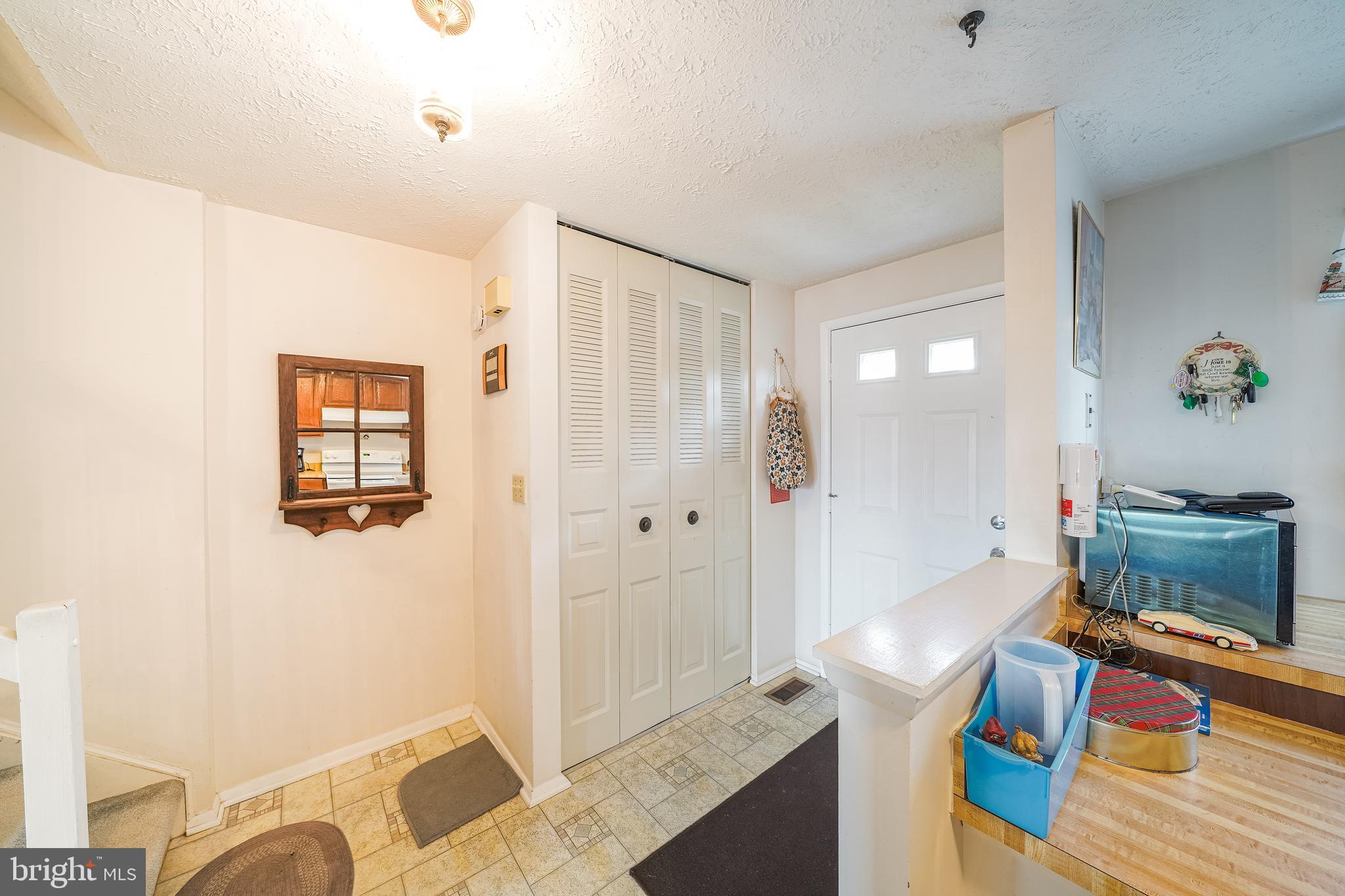 220 Canfield Terrace Frederick, MD 21702 - Photo 4 of 46 foyer / coat closet