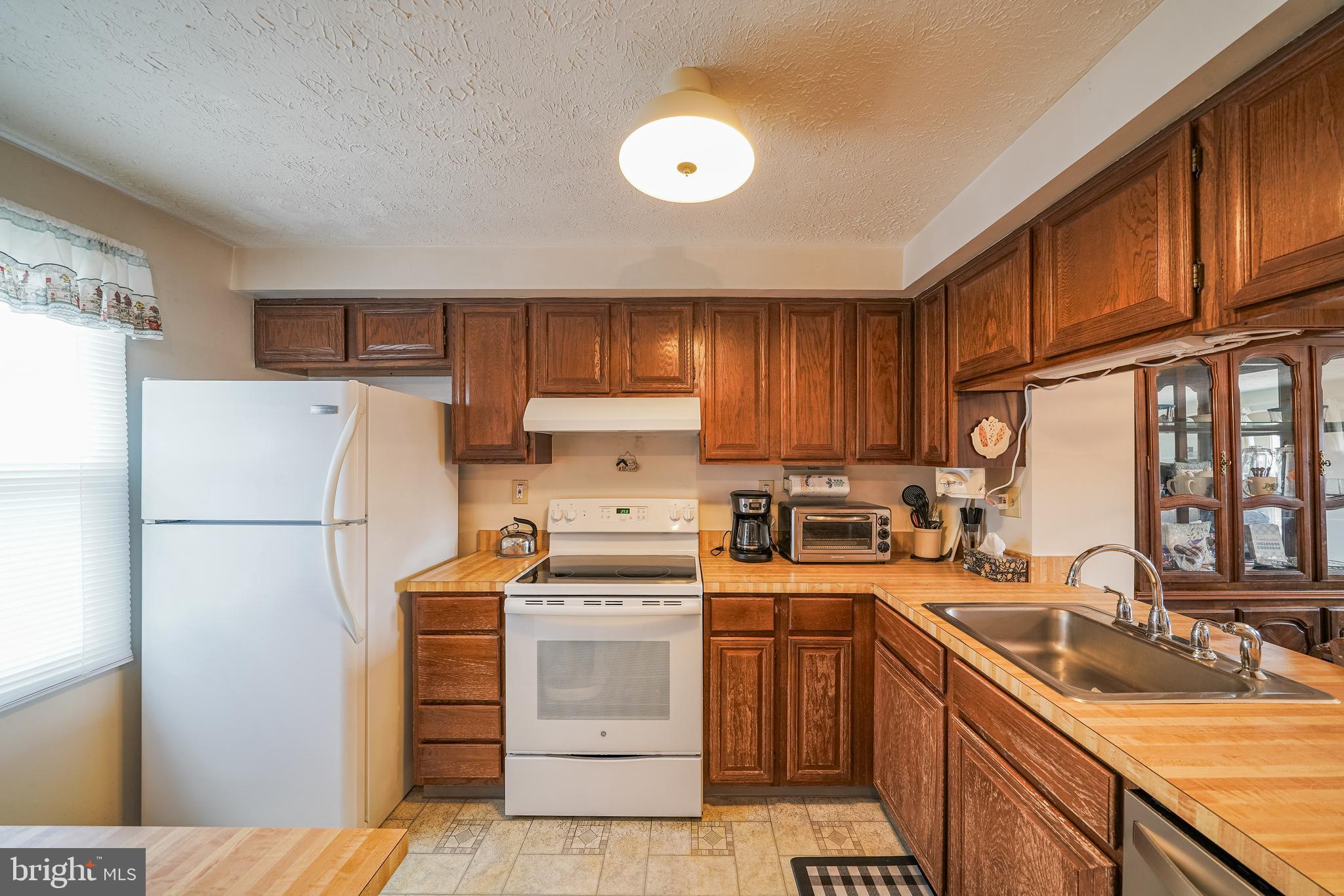 220 Canfield Terrace Frederick, MD 21702 - Photo 6 of 46 kitchen
