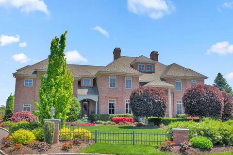 $3,599,000 | 27 True Harbour Way, West Islip, NY 11795