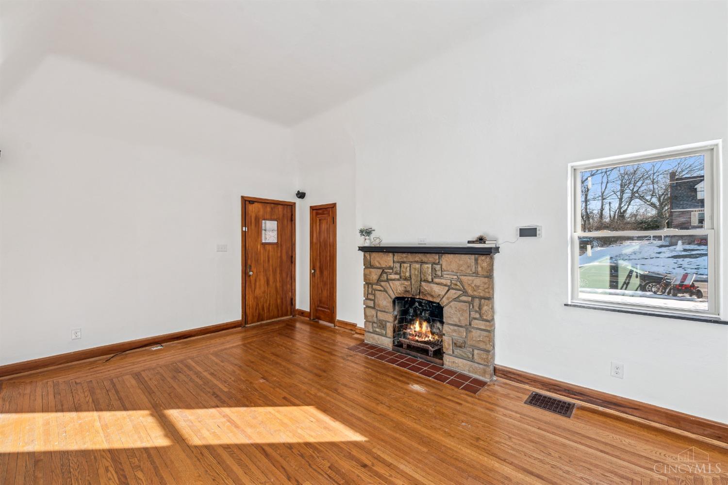 5243 Relluk Drive Cincinnati, OH 45238 - Photo 10 of 35 Gallery Image 10