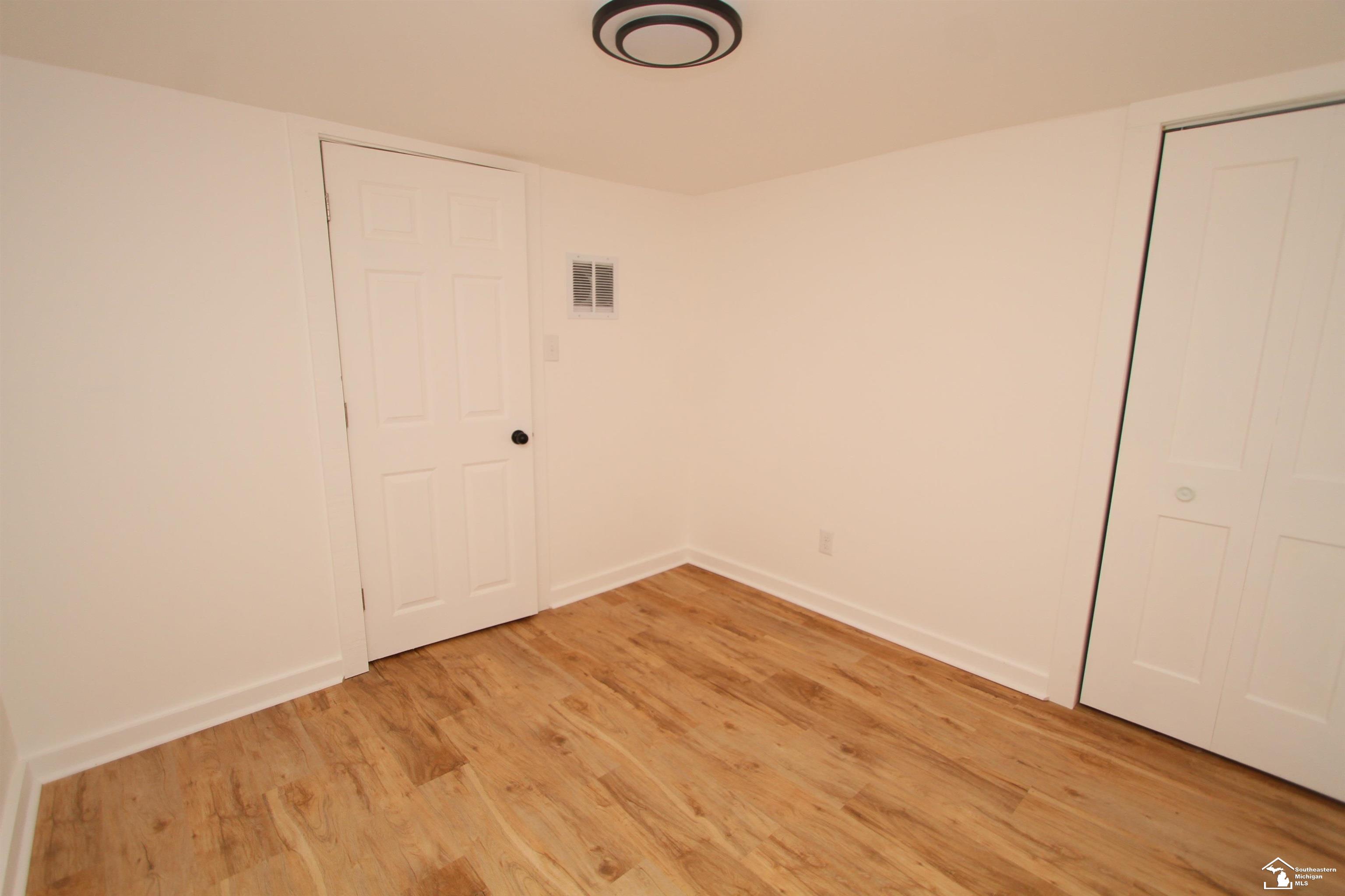 12259 Eldora Street Carleton, MI 48117 - Photo 15 of 24