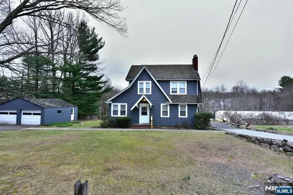 $1,500,000 | 182 Airmont Avenue, Mahwah, NJ 07430