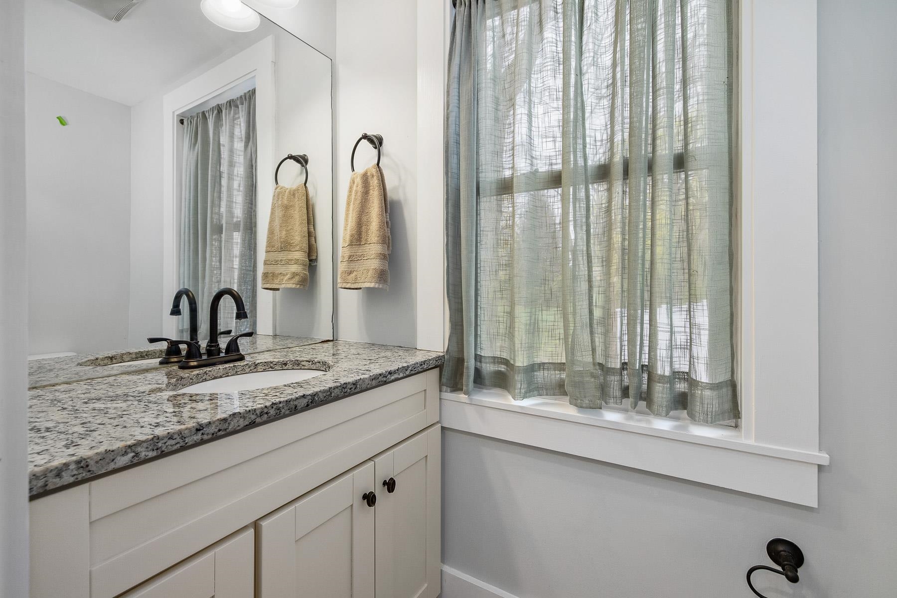 114 Front Street Exeter, NH 03833 - Photo 18 of 33