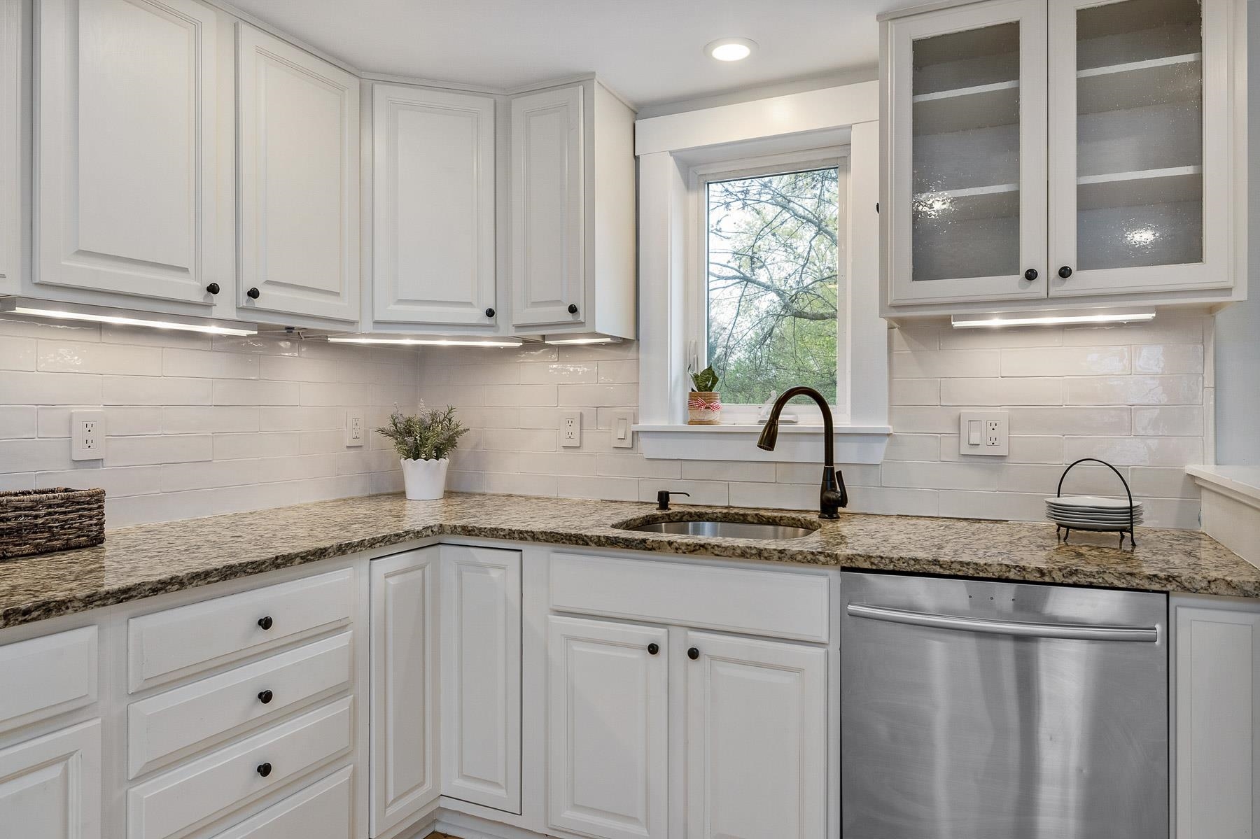 114 Front Street Exeter, NH 03833 - Photo 5 of 33