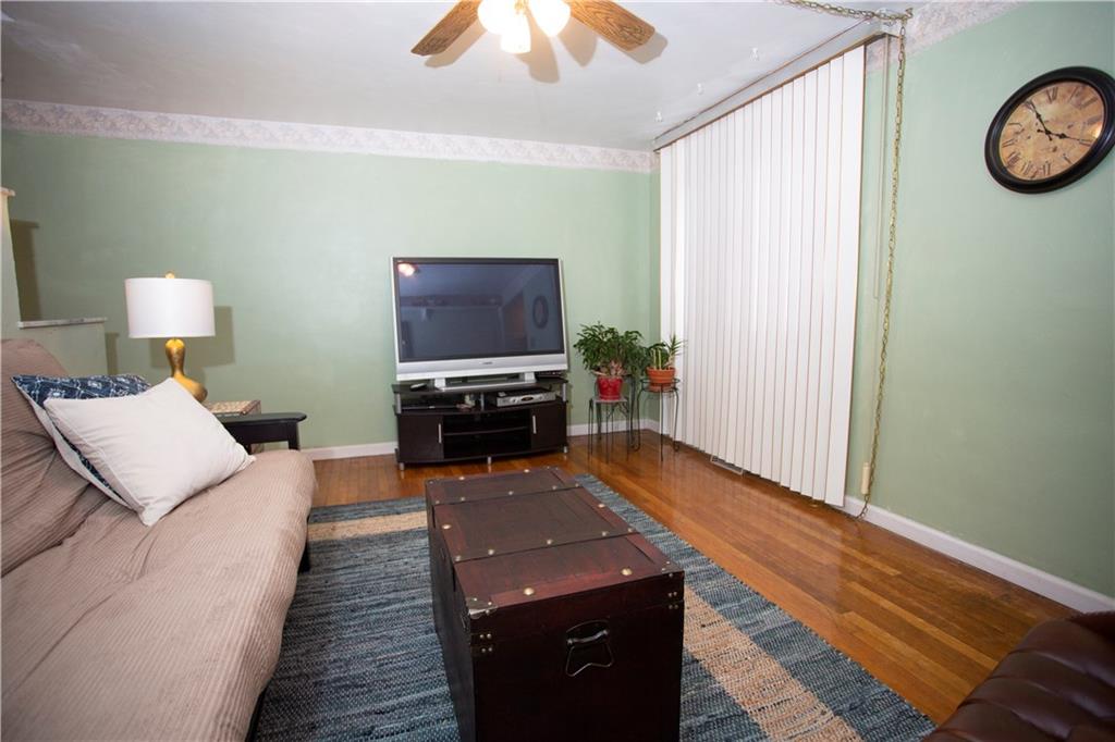 330B Moon Clinton Road, Unit B Coraopolis, PA 15108 - Photo 3 of 22