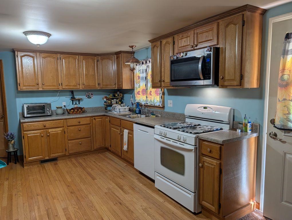 252 Merrymeeting Road New Durham, NH 03855 - Photo 10 of 46 Gallery Image 10
