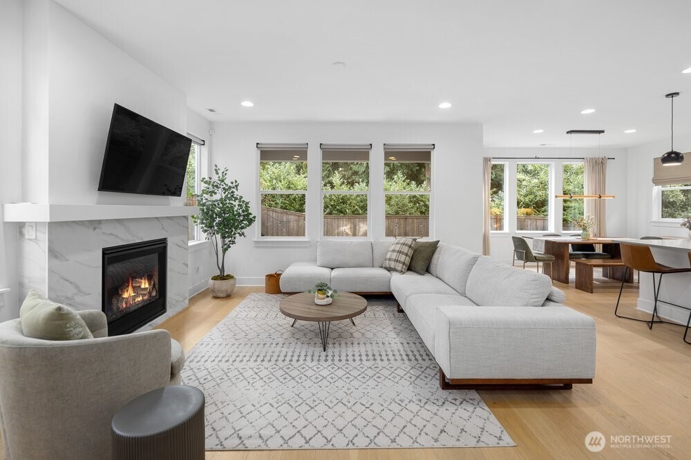 5820 155th Street Southwest Edmonds, WA 98026 - Photo 4 of 39