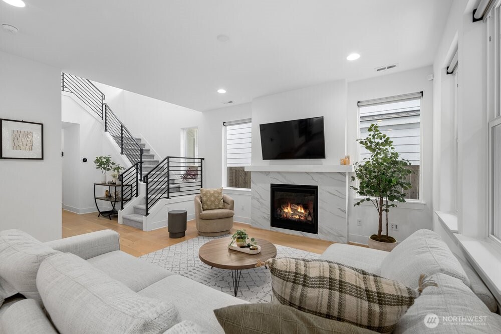 5820 155th Street Southwest Edmonds, WA 98026 - Photo 5 of 39