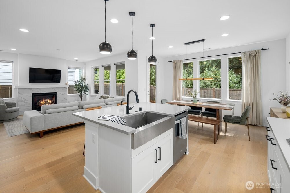 5820 155th Street Southwest Edmonds, WA 98026 - Photo 9 of 39