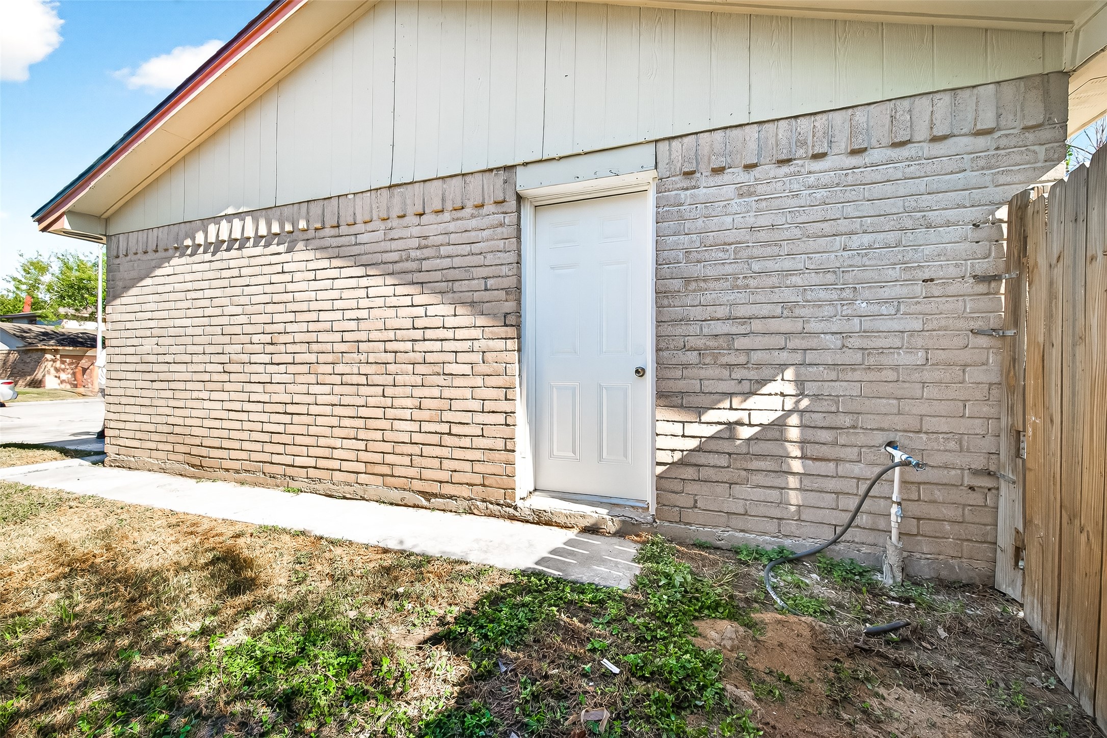 11622 Old Telegraph Road Houston, TX 77067 - Photo 37 of 38 a view of a backyard