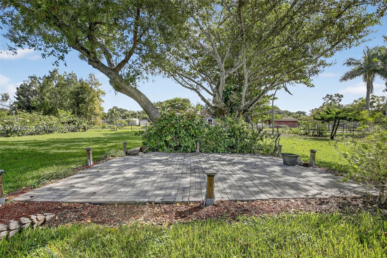 5010 Southwest 201st Terrace Southwest Ranches, FL 33332 - Photo 45 of 50 a view of a park with large trees