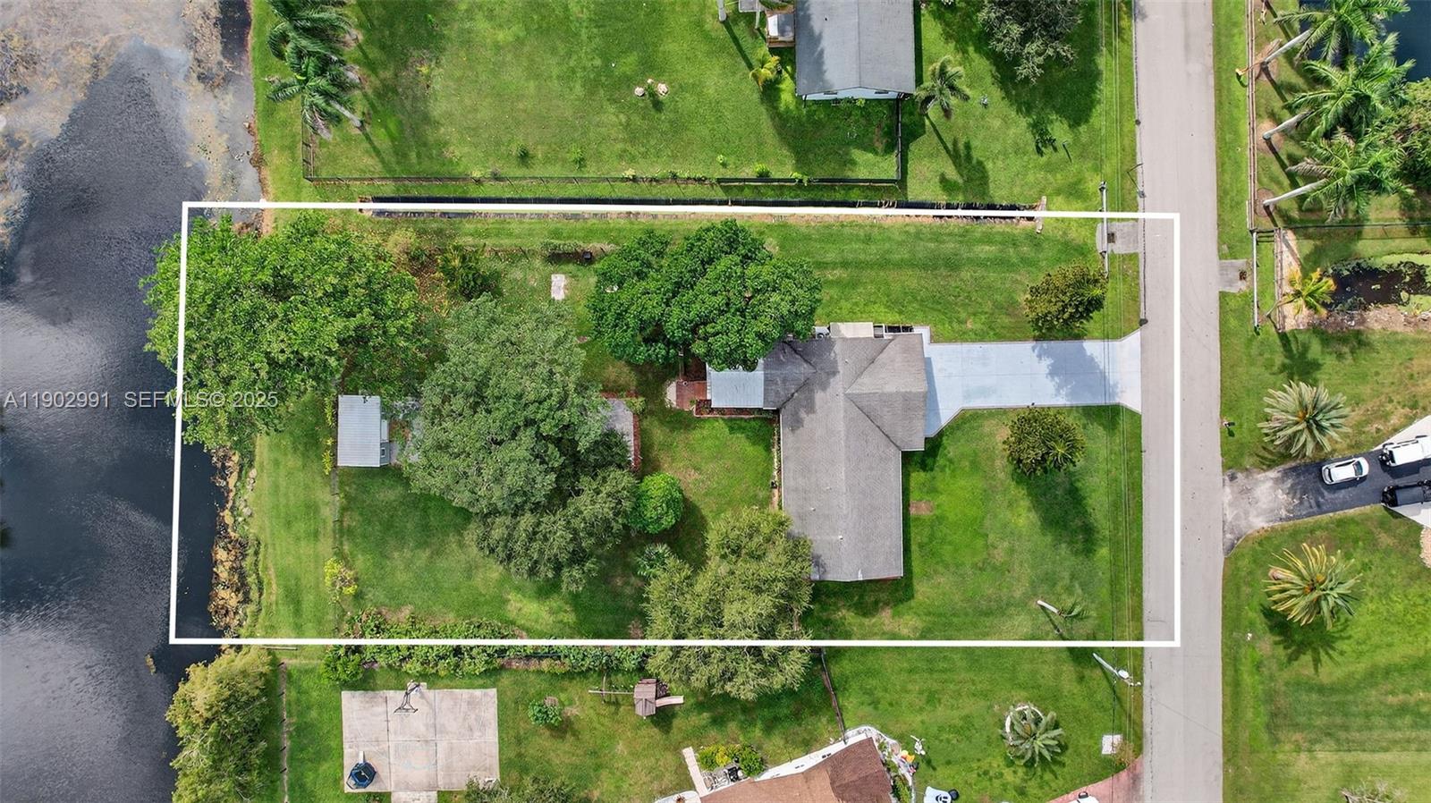 5010 Southwest 201st Terrace Southwest Ranches, FL 33332 - Photo 50 of 50 a view of a garden from a balcony