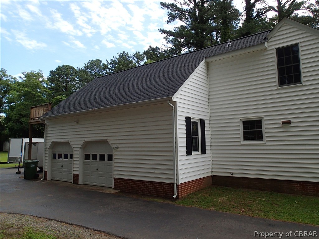 7439 Joseph Lewis Road Hayes, VA 23072 - Photo 3 of 38 2 car attached garage