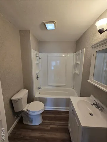 $135,000 | 523 East Acton Avenue, Wood River, IL 62095