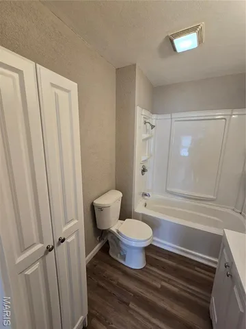 $135,000 | 523 East Acton Avenue, Wood River, IL 62095