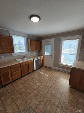 $135,000 | 523 East Acton Avenue, Wood River, IL 62095