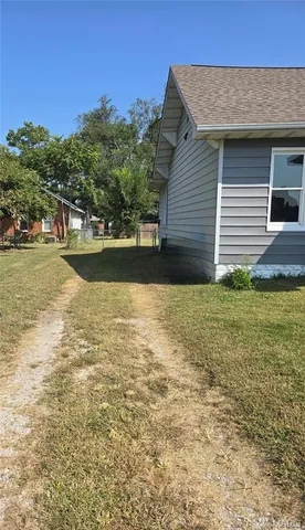 $135,000 | 523 East Acton Avenue, Wood River, IL 62095