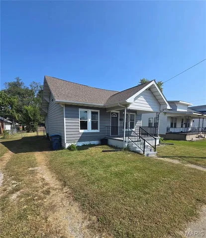 $135,000 | 523 East Acton Avenue, Wood River, IL 62095