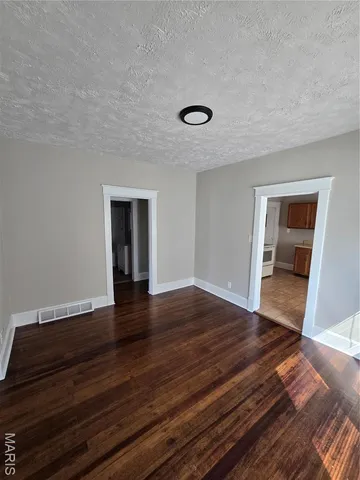 $135,000 | 523 East Acton Avenue, Wood River, IL 62095