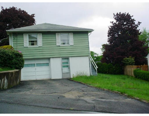 27 Bothnia Street Worcester, MA 01607 - Photo 1 of 8 Gallery Image 1