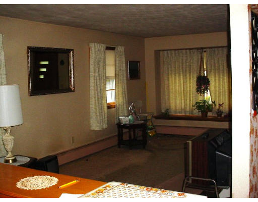 27 Bothnia Street Worcester, MA 01607 - Photo 5 of 8 Gallery Image 5