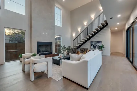 $1,995,000 | 3737 Dunhaven Road, Dallas, TX 75220