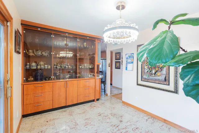 a view of livingroom with furniture