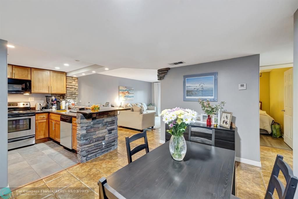 3004 Northeast 5th Terrace, Unit 208C Wilton Manors, FL 33334 - Photo 6 of 63