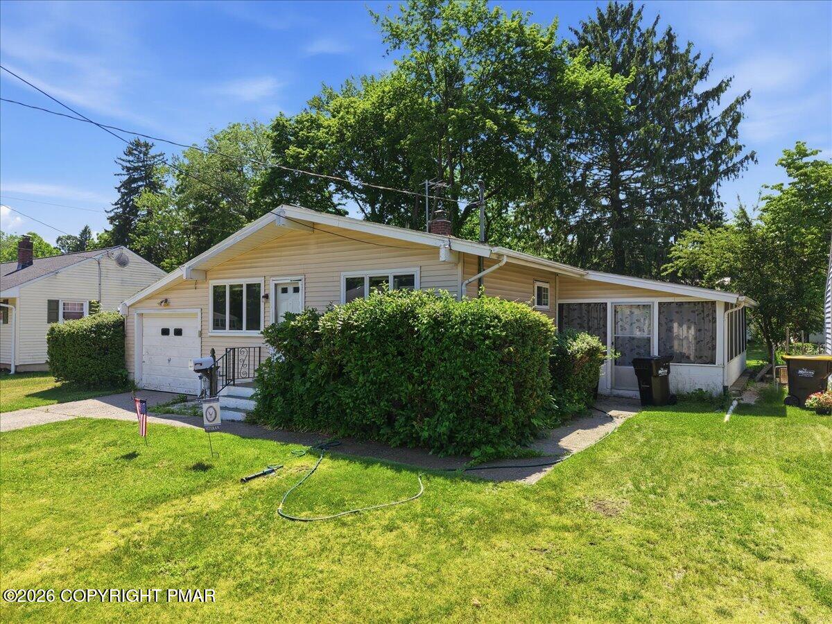 137 Sweetfern Road Stroudsburg, PA 18360 - Photo 3 of 67 137 SweetFern