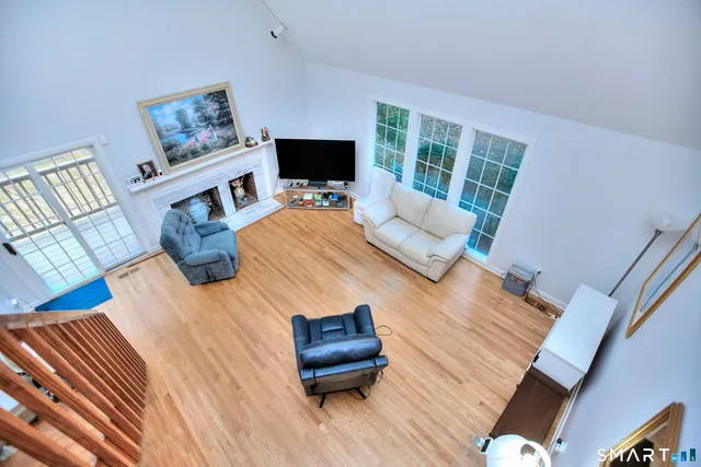 $799,000 | 160 Glengarry Road, Unit 160, Fairfield, CT 06825