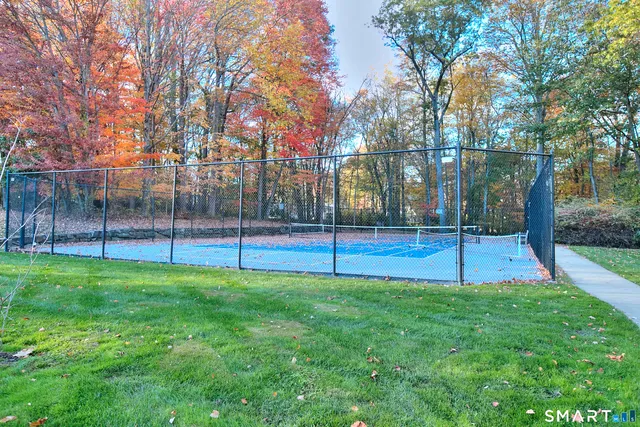 $799,000 | 160 Glengarry Road, Unit 160, Fairfield, CT 06825