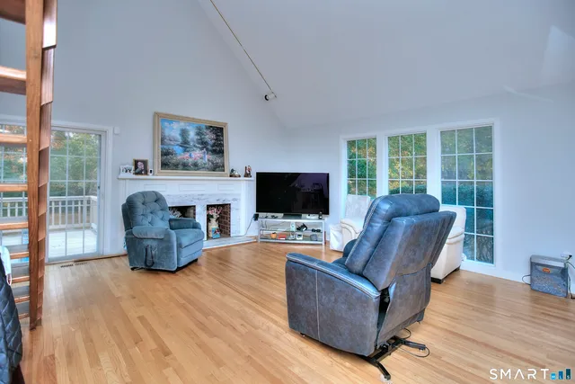 $799,000 | 160 Glengarry Road, Unit 160, Fairfield, CT 06825